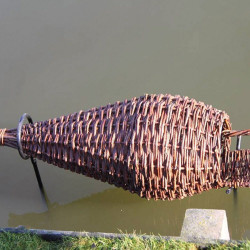 2 soportes de acero para la cesta del puente