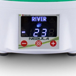 Incubadora automática Egg Tech 49 de River Systems + humidificador de nebulosa