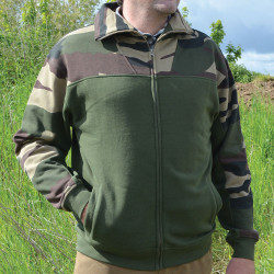 Chaqueta de caza con cremallera para hombre en color caqui con inserciones de camuflaje de Europa Central